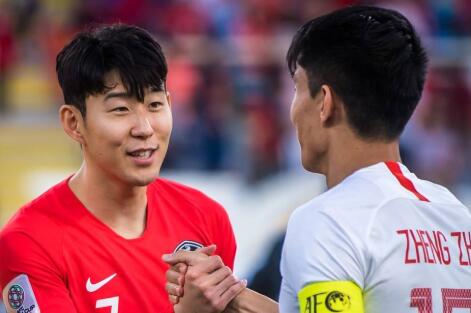 高位逼抢低位防守,国足遇到逼抢只会回传