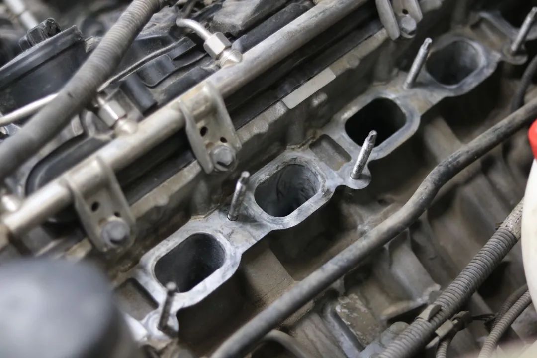 怪兽修车：翻新一辆11年破烂不堪的宝马GT，车况不忍直视