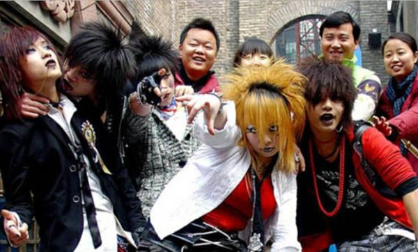 杀马特回忆过去,杀马特去网吧通宵