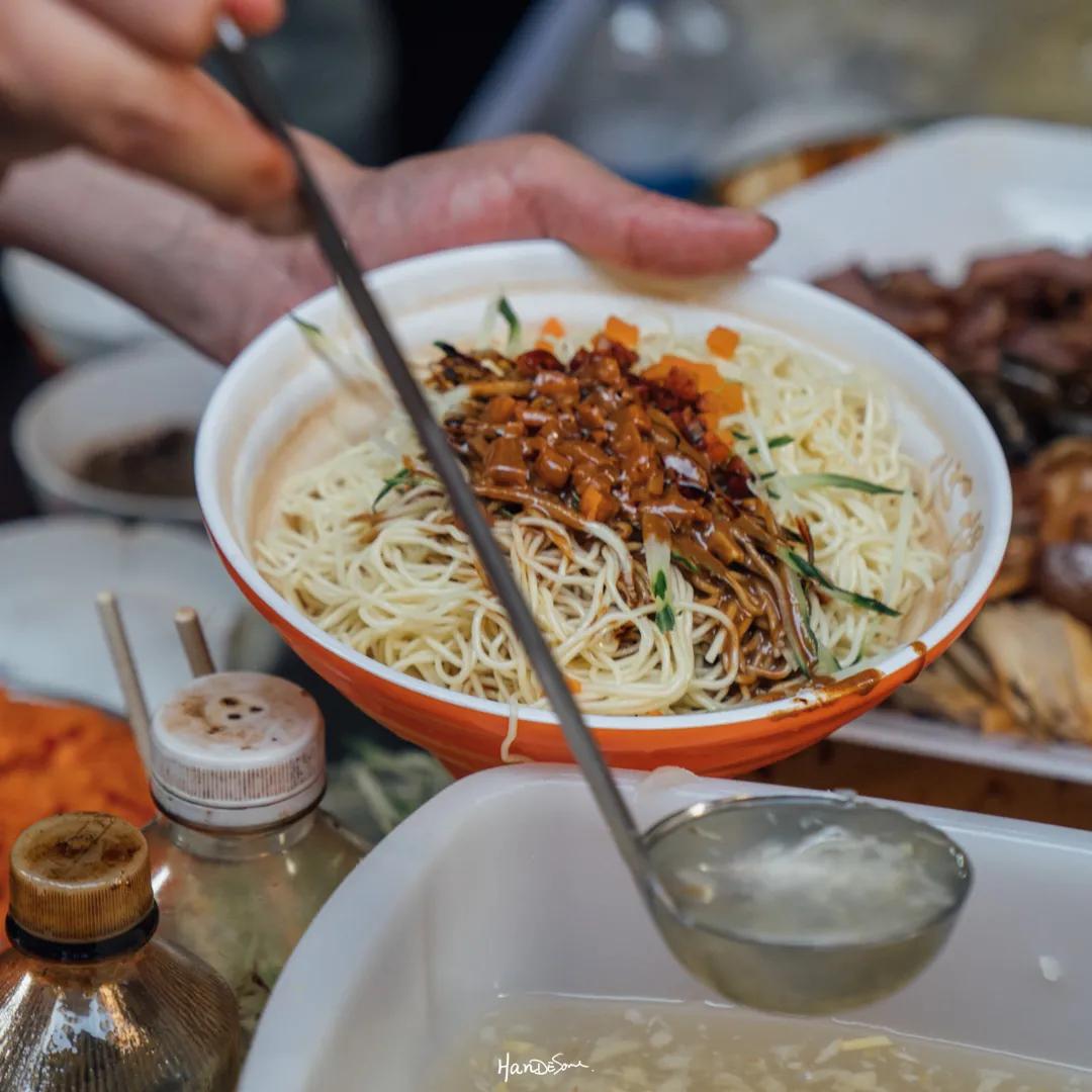 武汉吴长子卤菜,武汉卤菜店视频