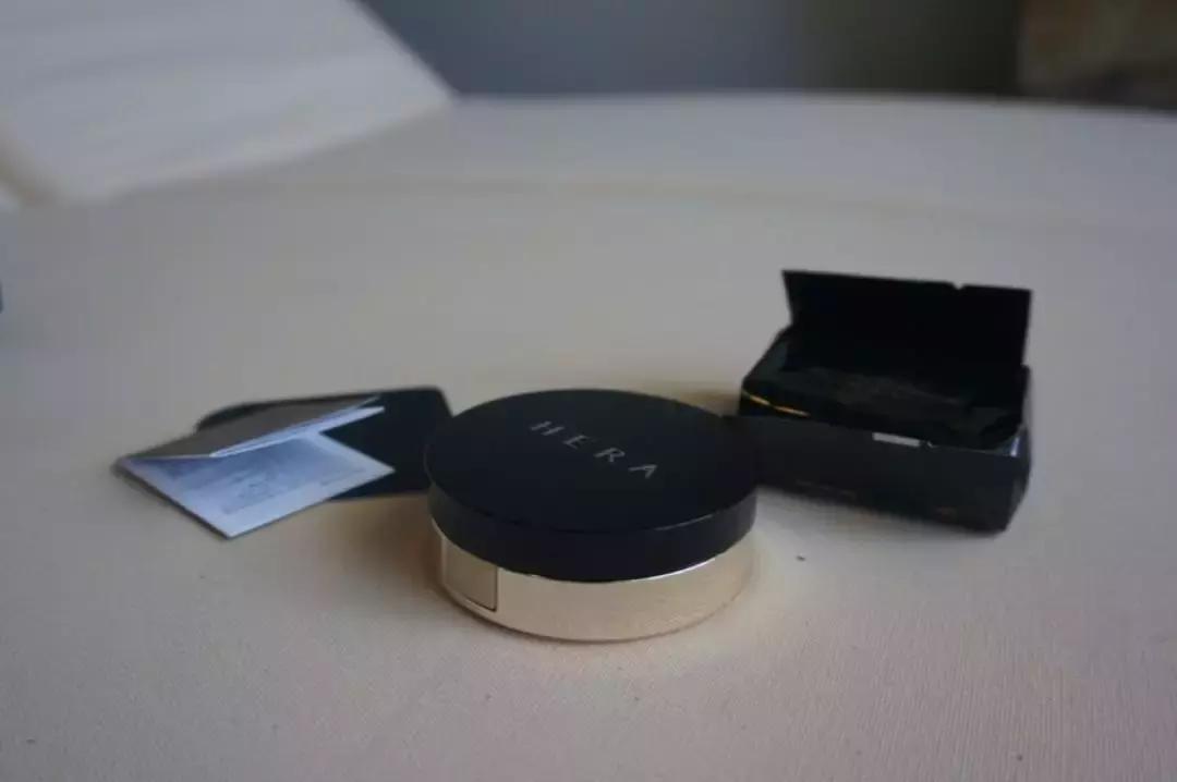 hera黑金气垫和粉底液,hera赫妍黑金气垫17号