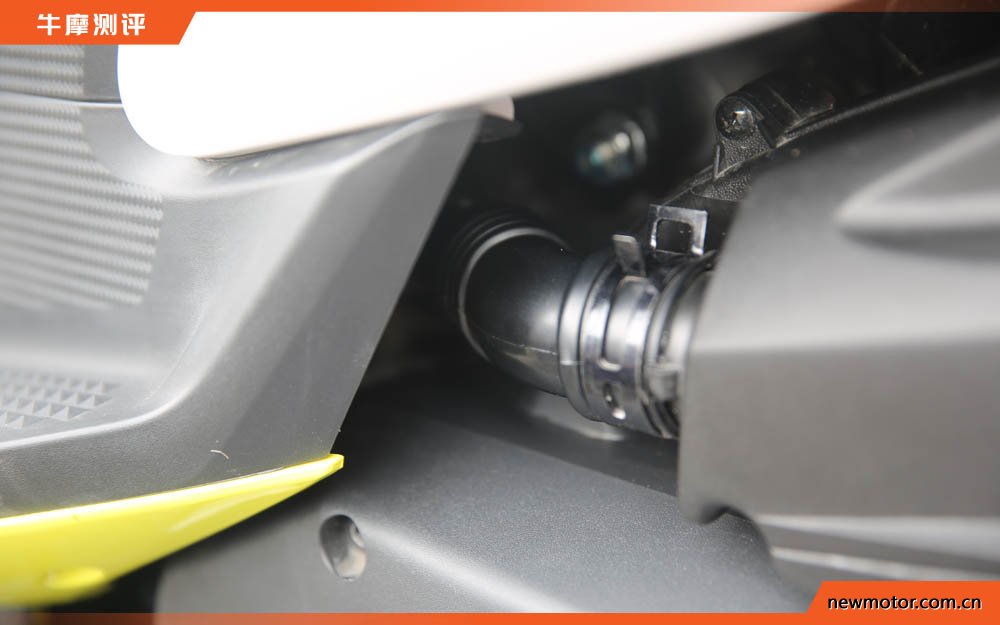 油箱17升续航可达400公里,最佳国产踏板摩旅车