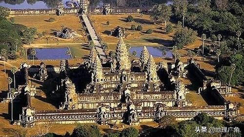 世界十大宗教圣地排名,世界三大宗教发源地和分布地区