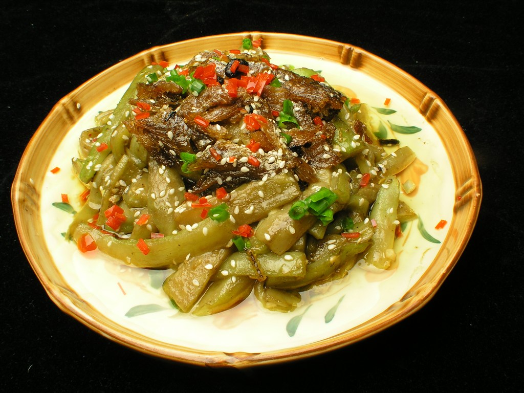 茄子和蘑菇一起吃会中毒？和螃蟹同吃会腹泻？怎样吃茄子才健康？