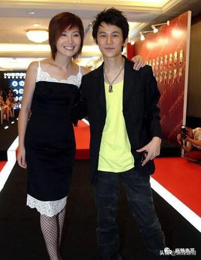 和小鲜肉牵手摸脸，又让人想到他7年前的瓜…