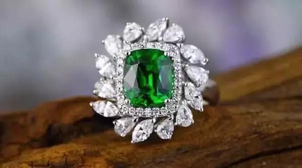 俄罗斯天价珠宝只卖中国人,俄罗斯天价首饰店真相