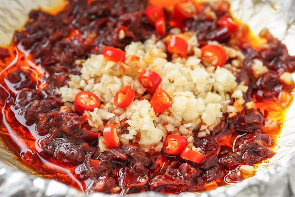 酸辣砂锅花甲粉的做法,香辣花甲汤粉的做法