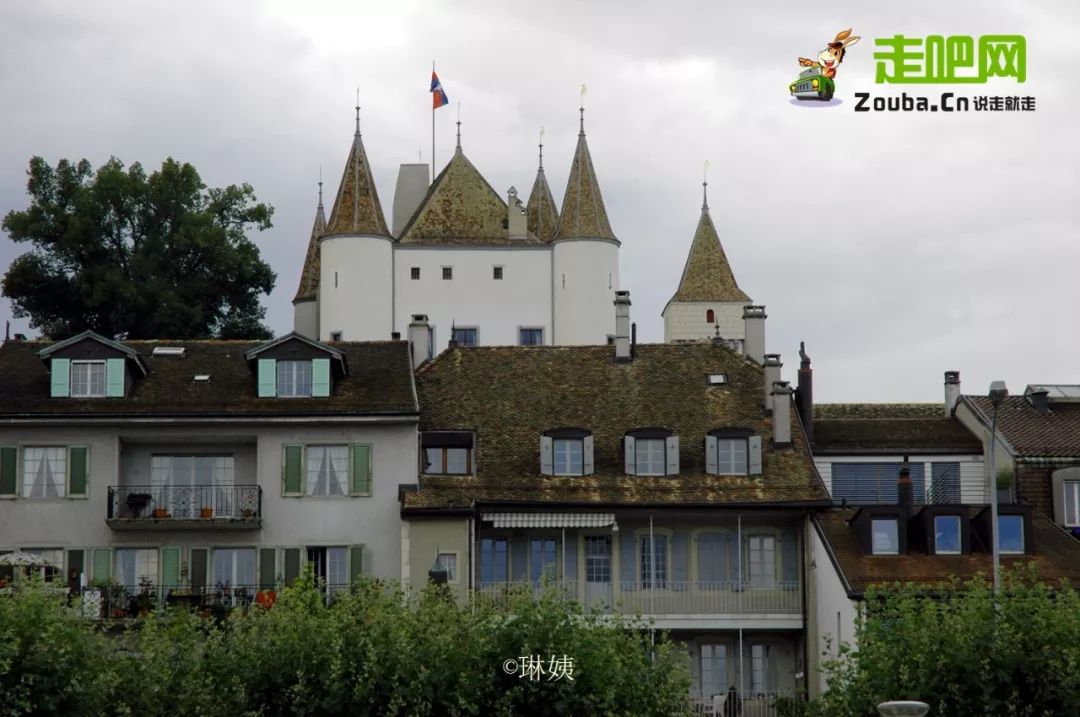 女教师3年游20国,六十岁的女人一个人穷游中国