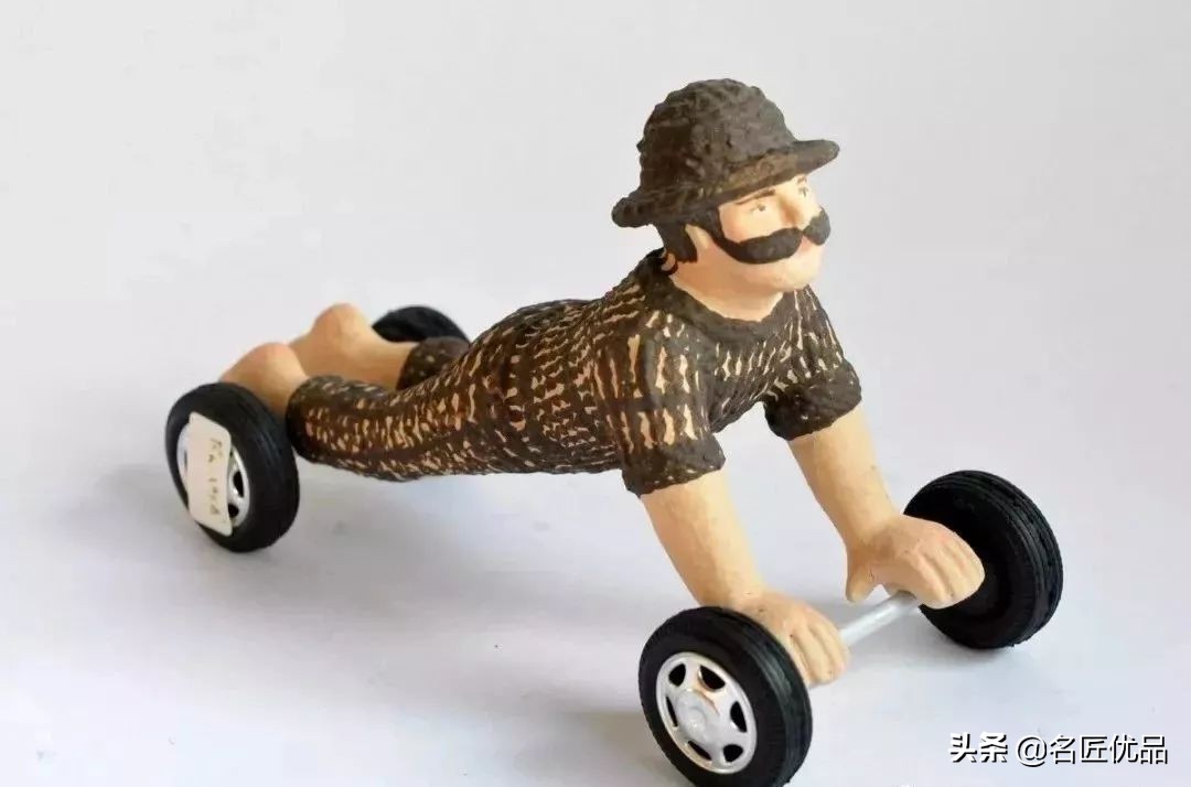 想不想开？这个贴着小胡子的女生，做出全世界最可爱的汽车