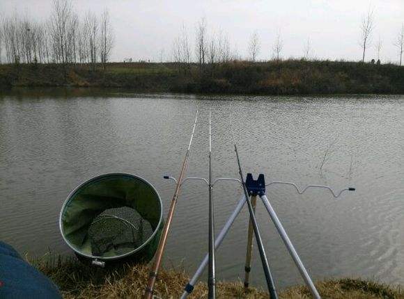 冬季鲫鱼筏竿技巧,冬季筏竿用多大铅坠