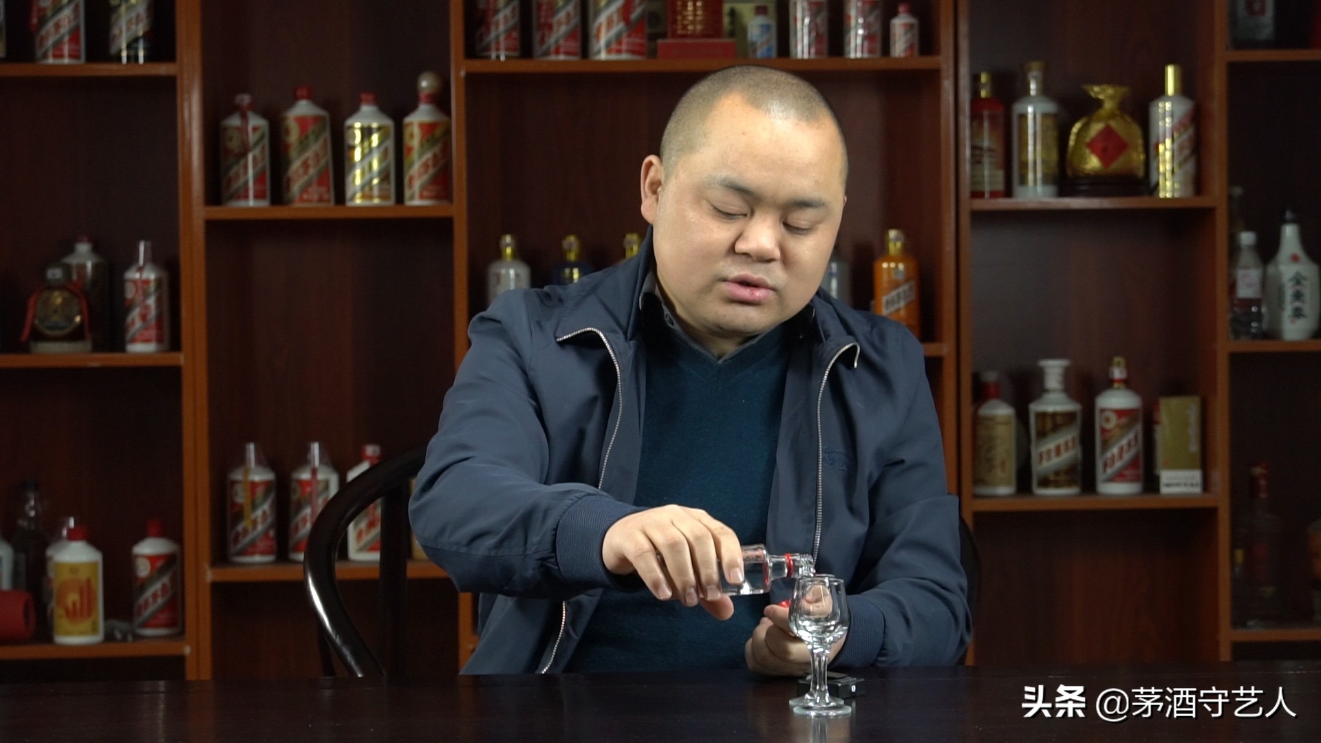 茅酒守艺人品酒,茅酒守艺人的酒品鉴视频