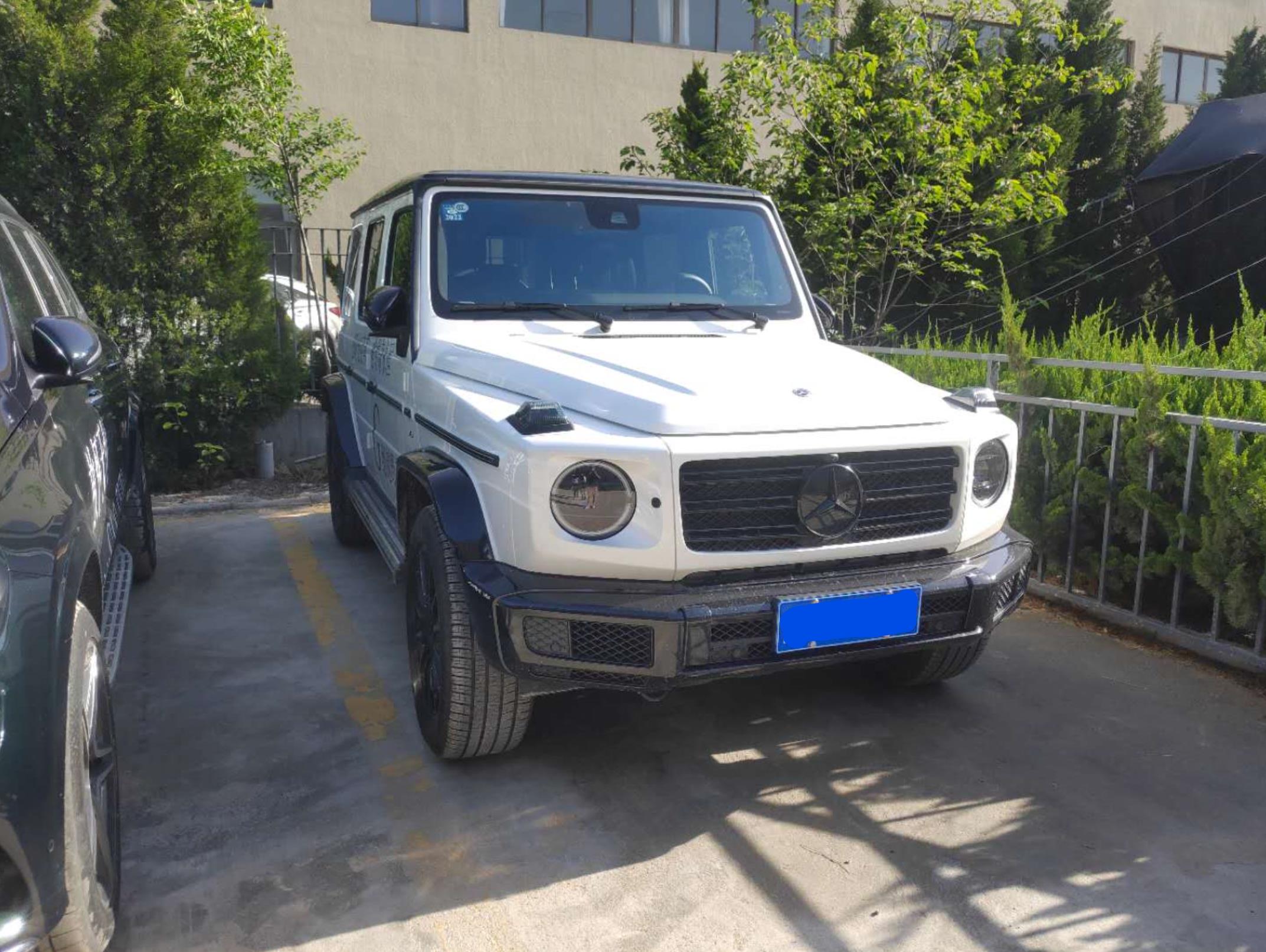 梅赛德斯奔驰g500多少钱,评测奔驰g500内饰改装