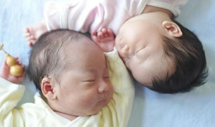 婴儿如何解决落地醒,婴儿落地醒怎么哄睡