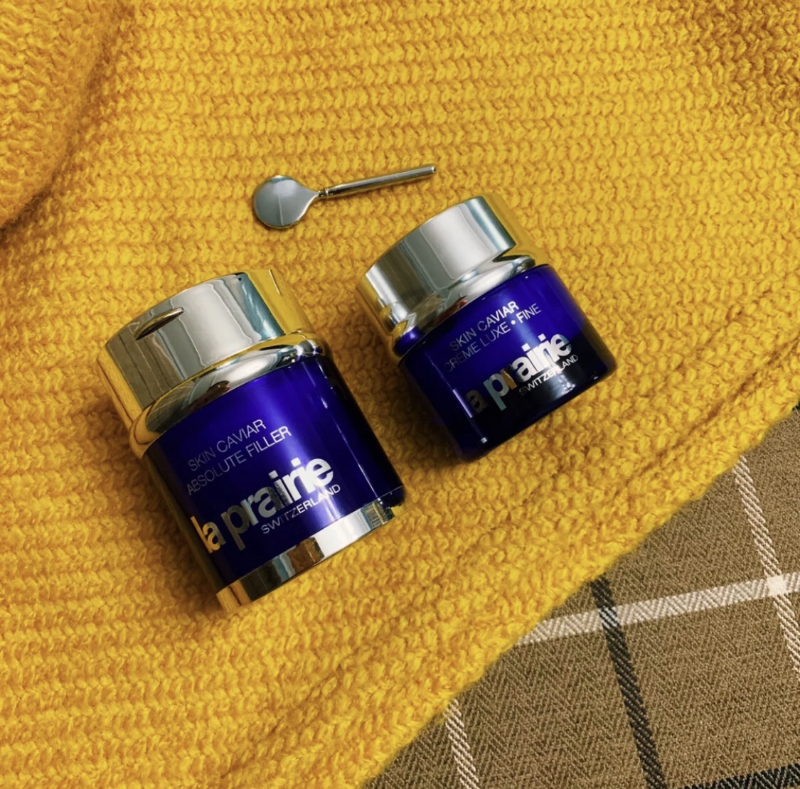 熬最晚的夜用最好的化妆品,熬最晚的夜用最贵的护肤品表情