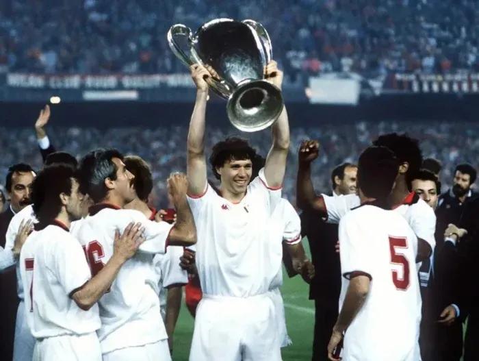 金球那些事儿：1988，1989年，范巴斯滕——天鹅王子的绚丽华尔兹