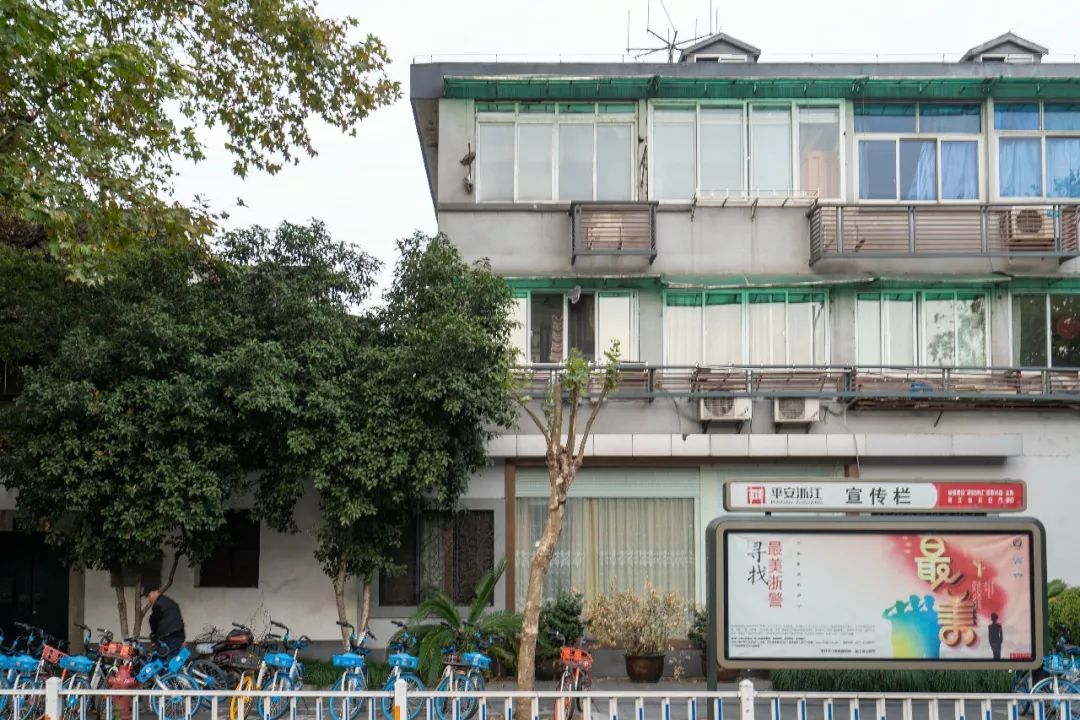 杭州涌金广场多次转型，联手近江海鲜城满血复活，杭州吃货必打卡