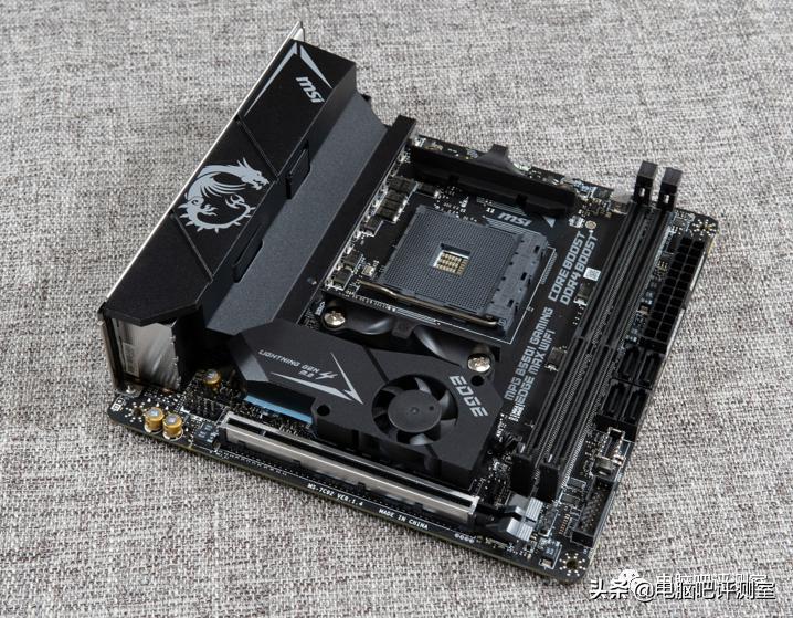 给妹妹买6000多的苹果手机,搭配一台5600xt主机