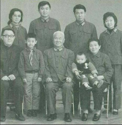 解放军三陈三杨,历史上中国军队的三杨三陈是谁