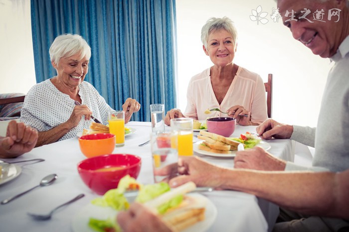 家里老人性格固执偏激自私,老人固执不听劝怎么办