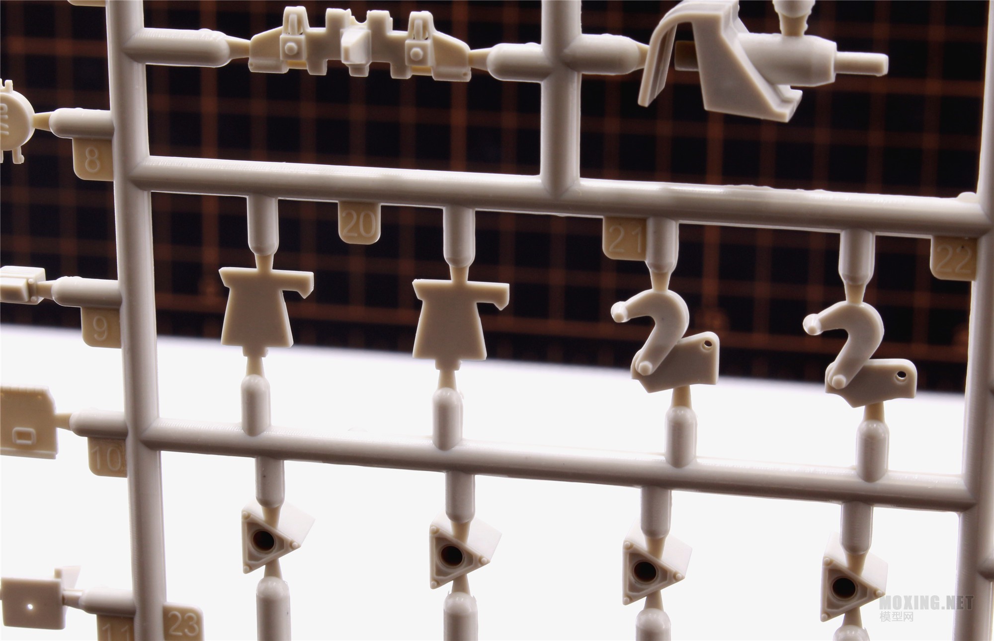 MENG,SS-018-1/35以色列“雌虎”重型装甲运输车-简介与开盒