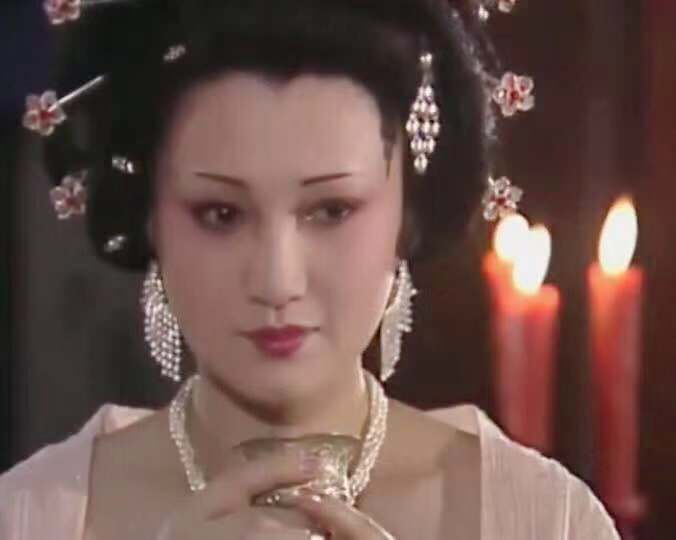 林芳兵25年前还原杨贵妃：增肥30斤，化妆造型堪称“国宝级”！