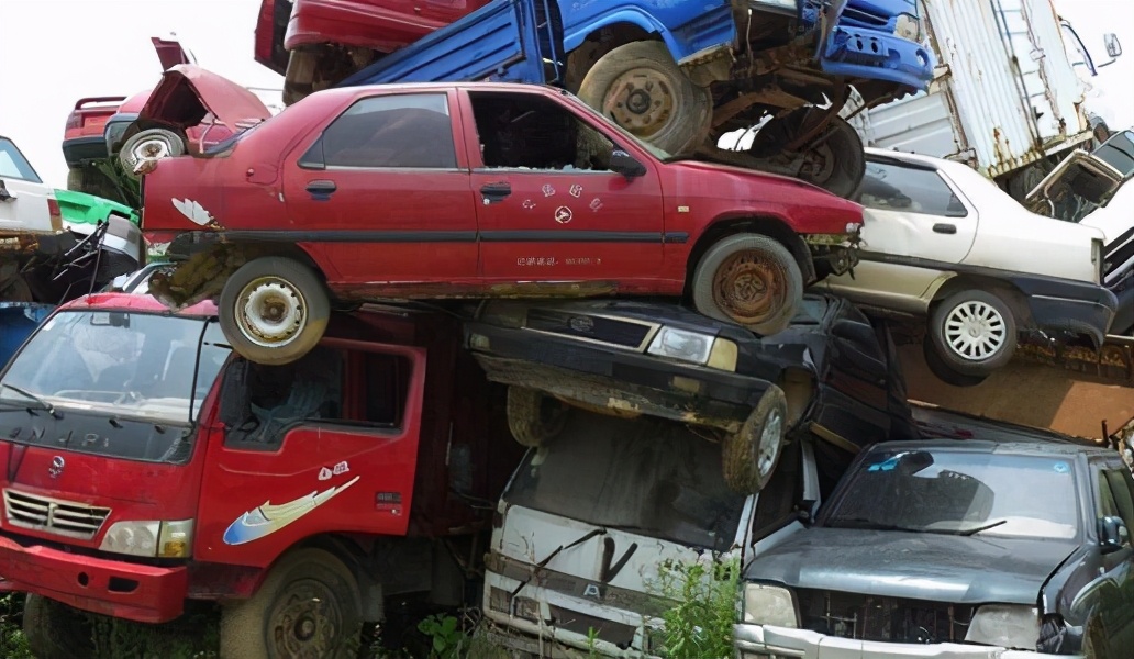 车一年两审怎么报废,汽车一年两审会怎么样