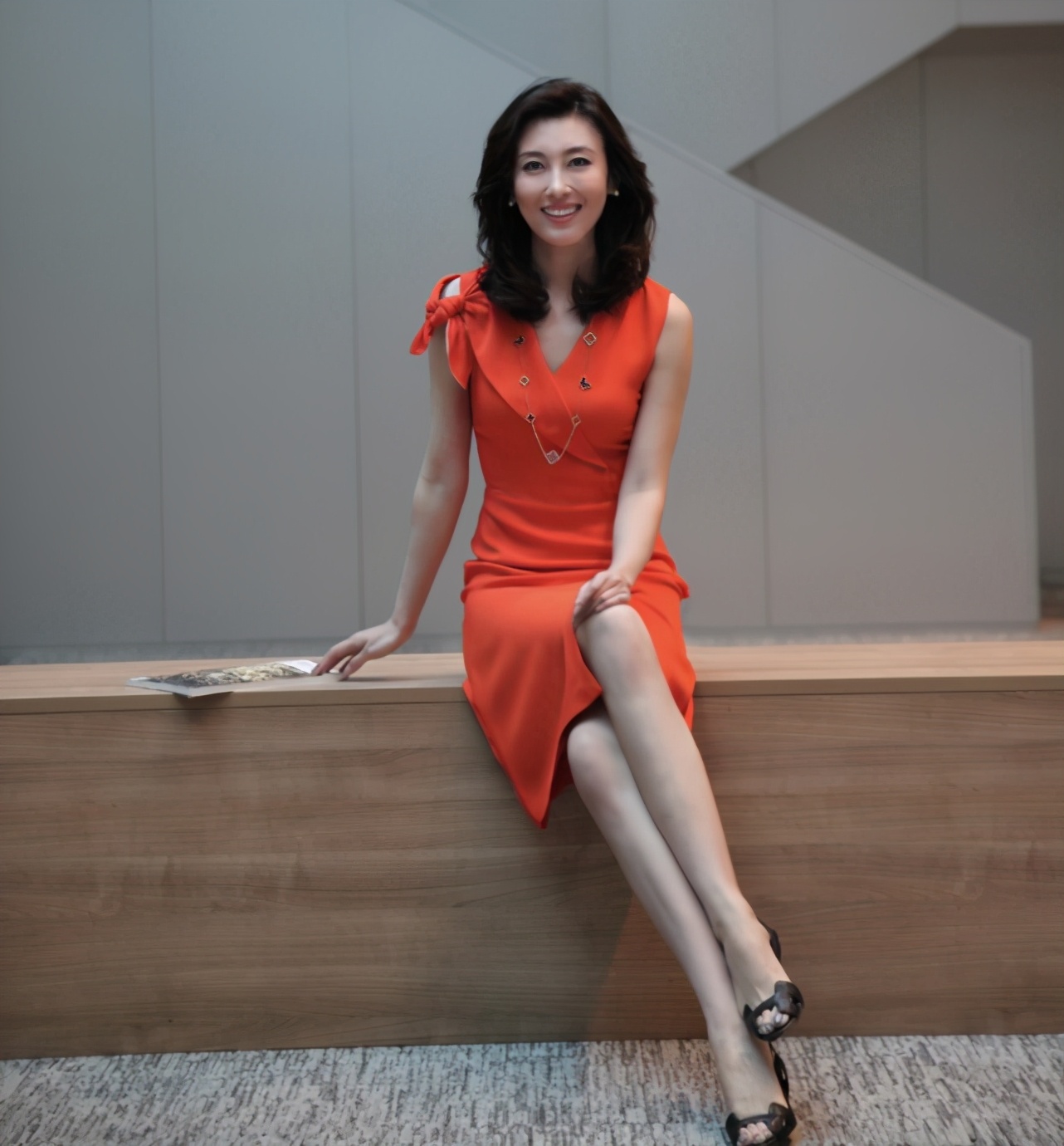 央视女主持人李红古装,央视女主持人李红参加综艺