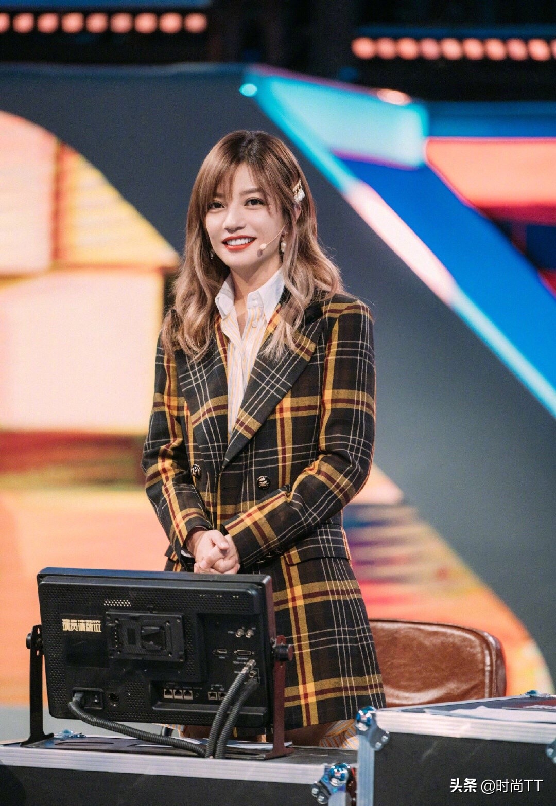 赵薇44岁依旧不显老,赵薇穿吊带连体衣照