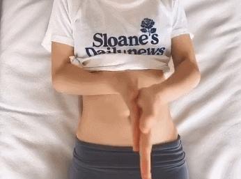 给吃撑的人做按摩,吃饱帮助消化动作