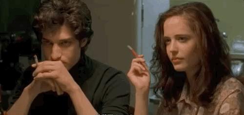 一颗空荡荡的心拿什么来填补,买再多东西也弥补不了