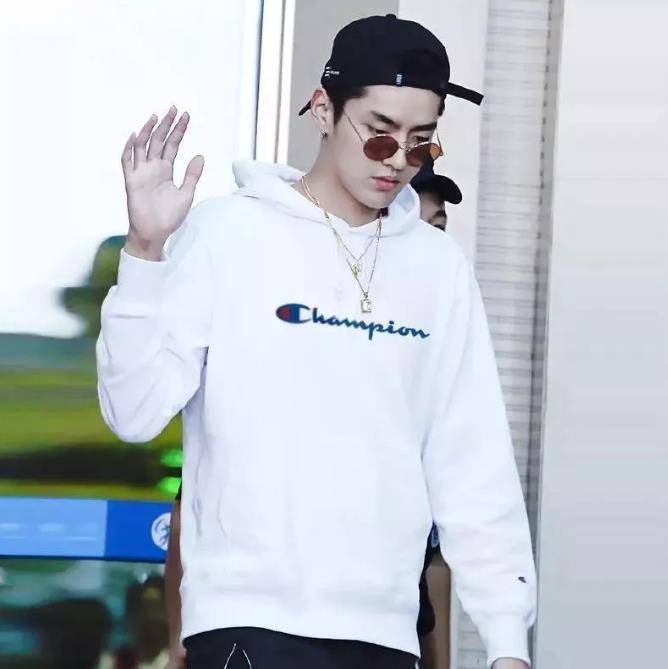 竞争者可以有很多，但“Champion/冠军”只有一个