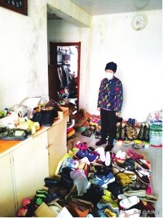 楼上下水堵了把楼下淹了谁负责,楼上洗澡楼下下水道冒水怎么回事