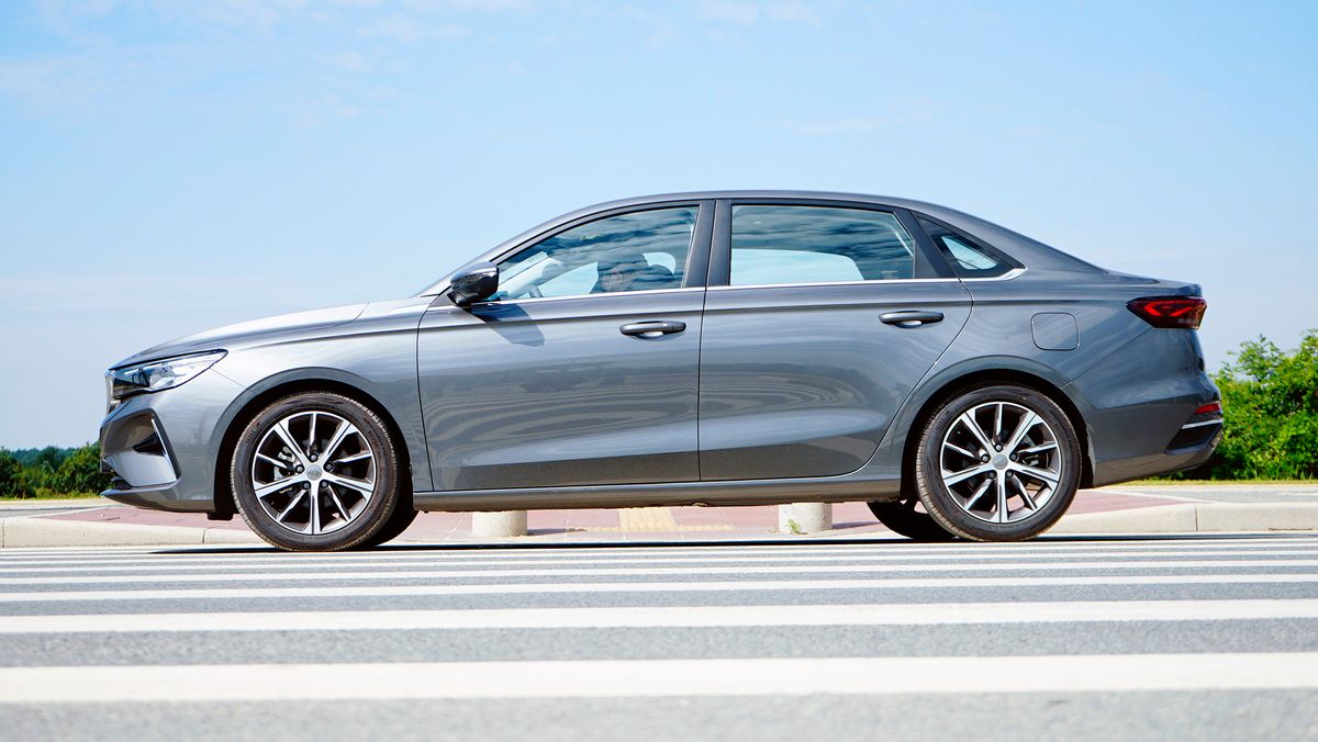 帝豪第四代冠军版豪华型驾驶体验,外观时尚舒适动力好的车