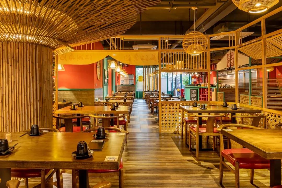 烧烤店怎么做菜品引流吸引顾客,烧烤店怎么用味道吸引人