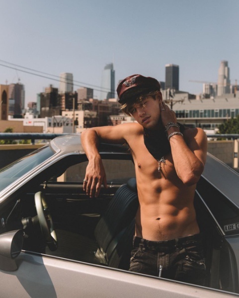 instagram的网红怎么赚钱,instagram运营一月多少钱