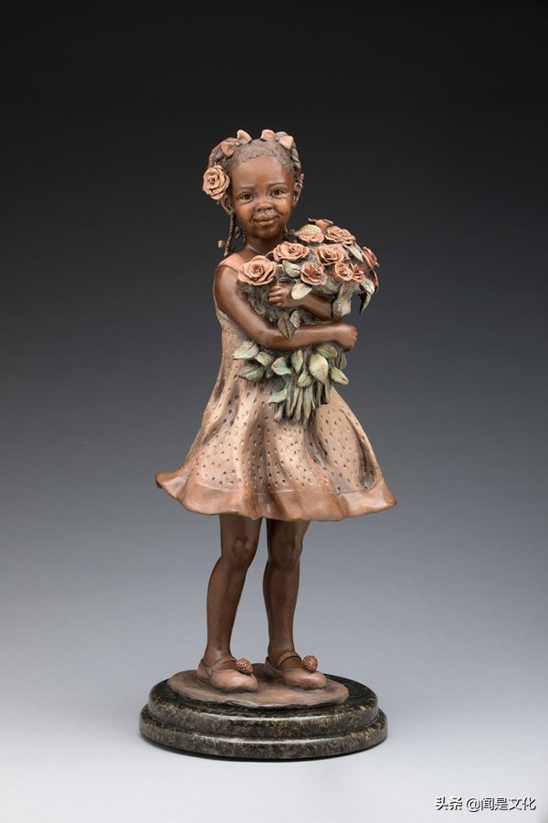 学赏画197：美女雕塑家米娅：灵感来自孩子们不断变化的个性