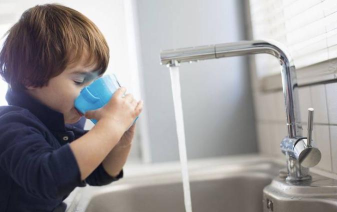 纠结净水器选效果好，还是无废水好？揭秘净水真相，别傻傻被忽悠