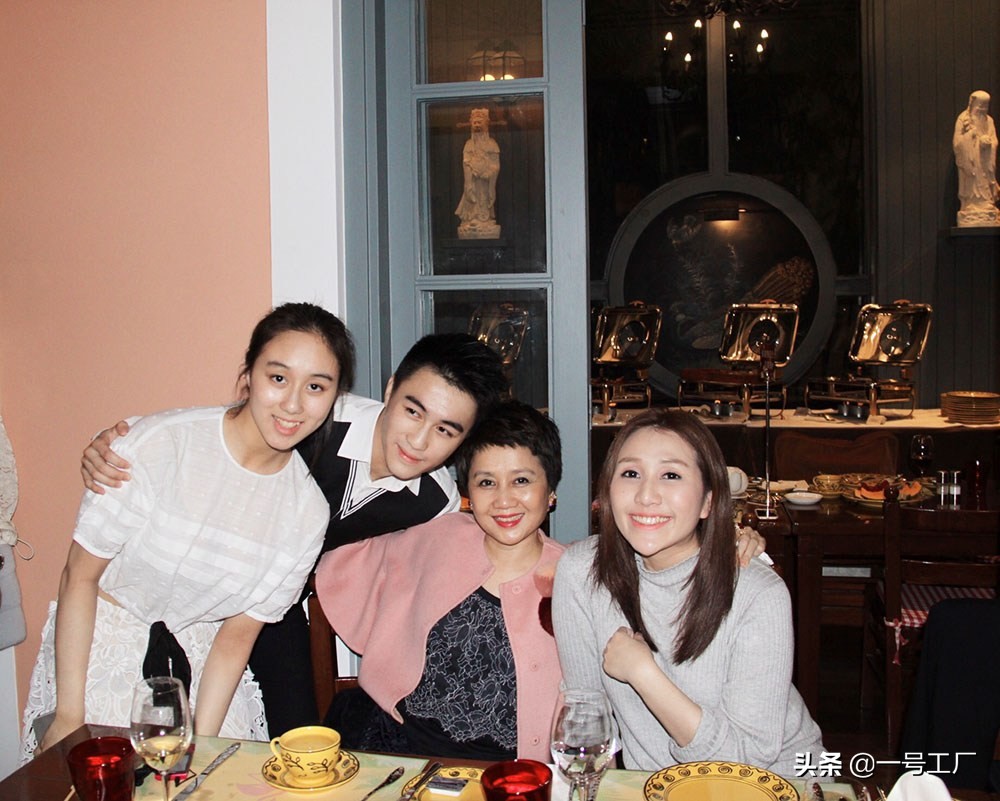 22岁为父母买别墅23岁买了公寓,12岁被父母的话伤透了心