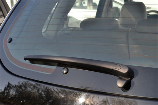 油箱是用什么材质做的,塑料油箱是什么做的