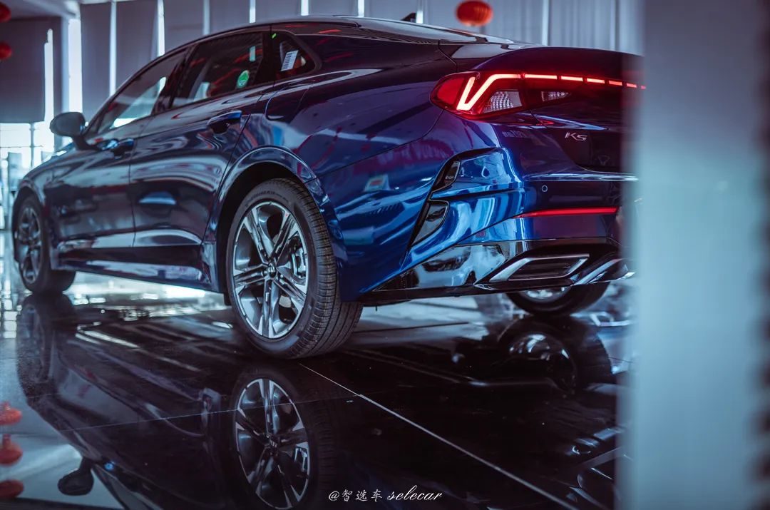 起亚k52014款2.0latluxury,全新起亚k5的盛世美颜你get到了吗