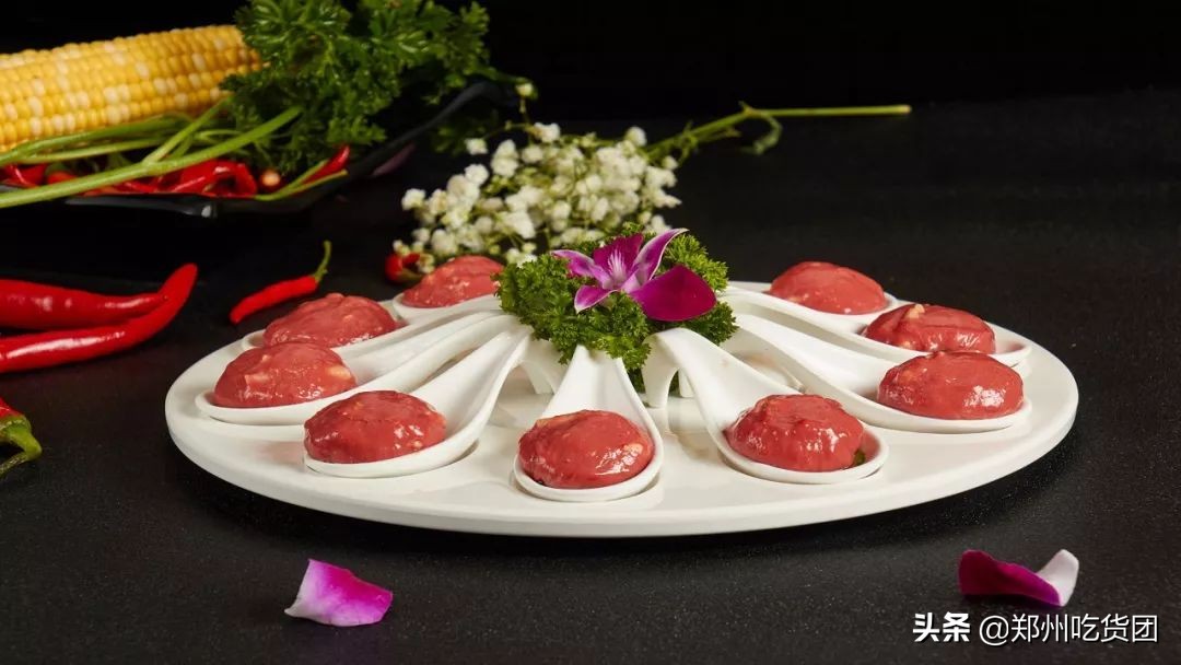 丹尼斯爆火视频,丹尼斯春节促销