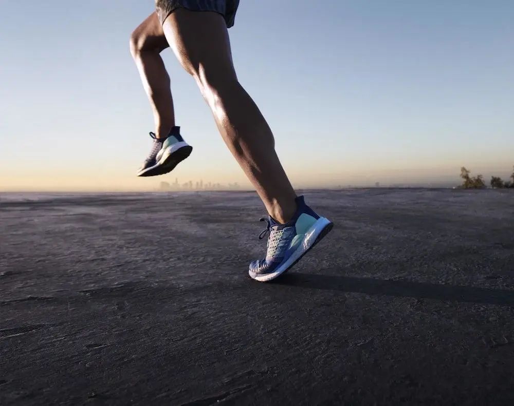 跑步一星期小腿粗了一圈怎么回事,跑步小腿肚子变粗怎么恢复