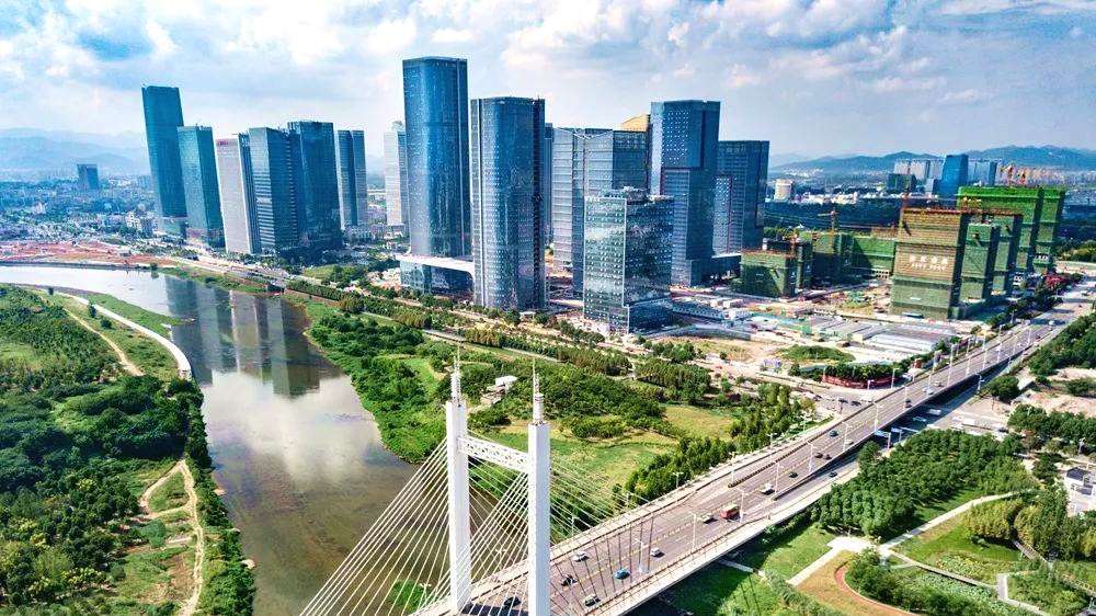 真正的浙江强县，GDP不足1500亿，拥有全省第二大的高铁站