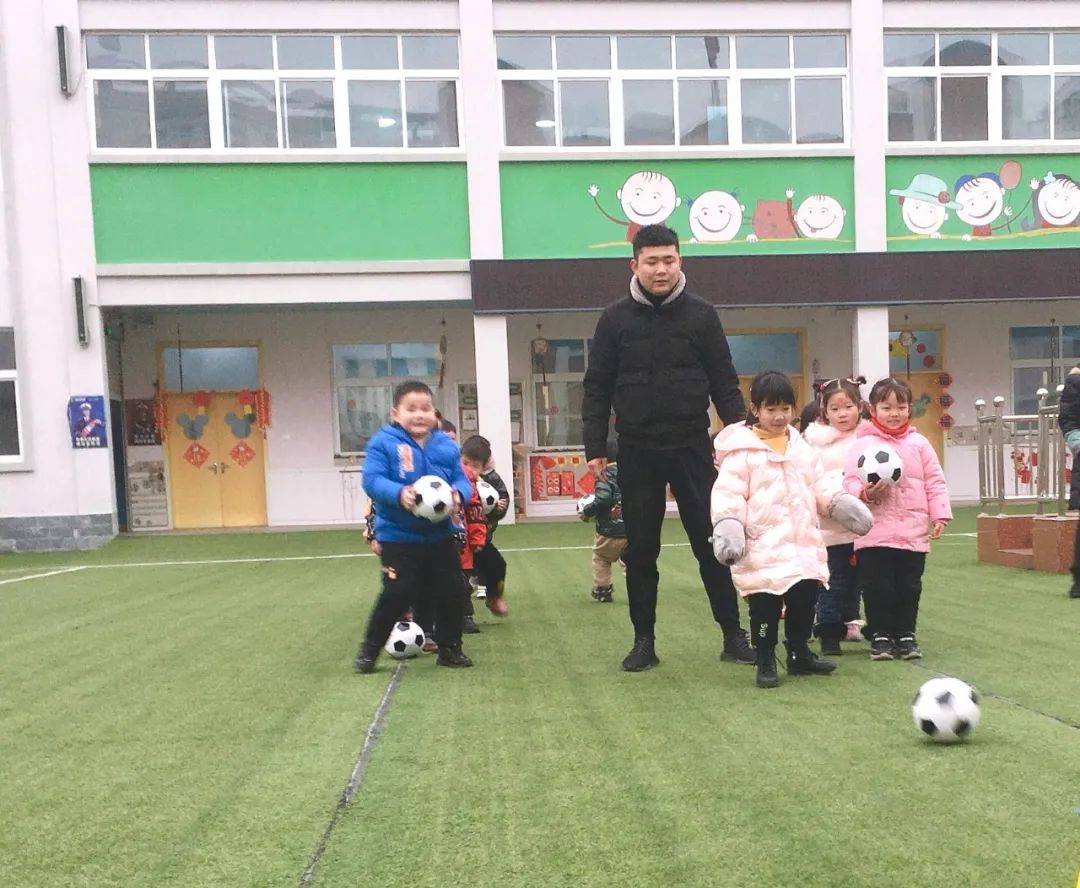 幼儿园足球展示活动方案,幼儿园足球展示活动