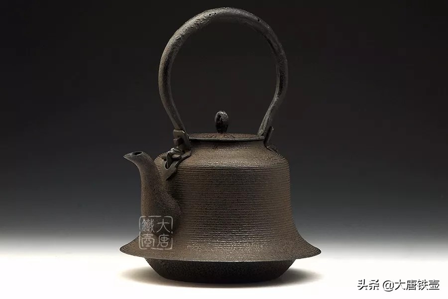日本铁壶是用什么铁铸造的,日本铁壶真实图片