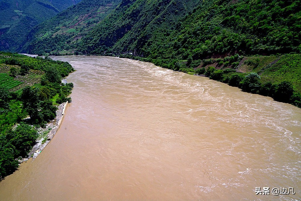 怒江大峡谷独龙江大峡谷,雅鲁藏布江大峡谷和怒江大峡谷