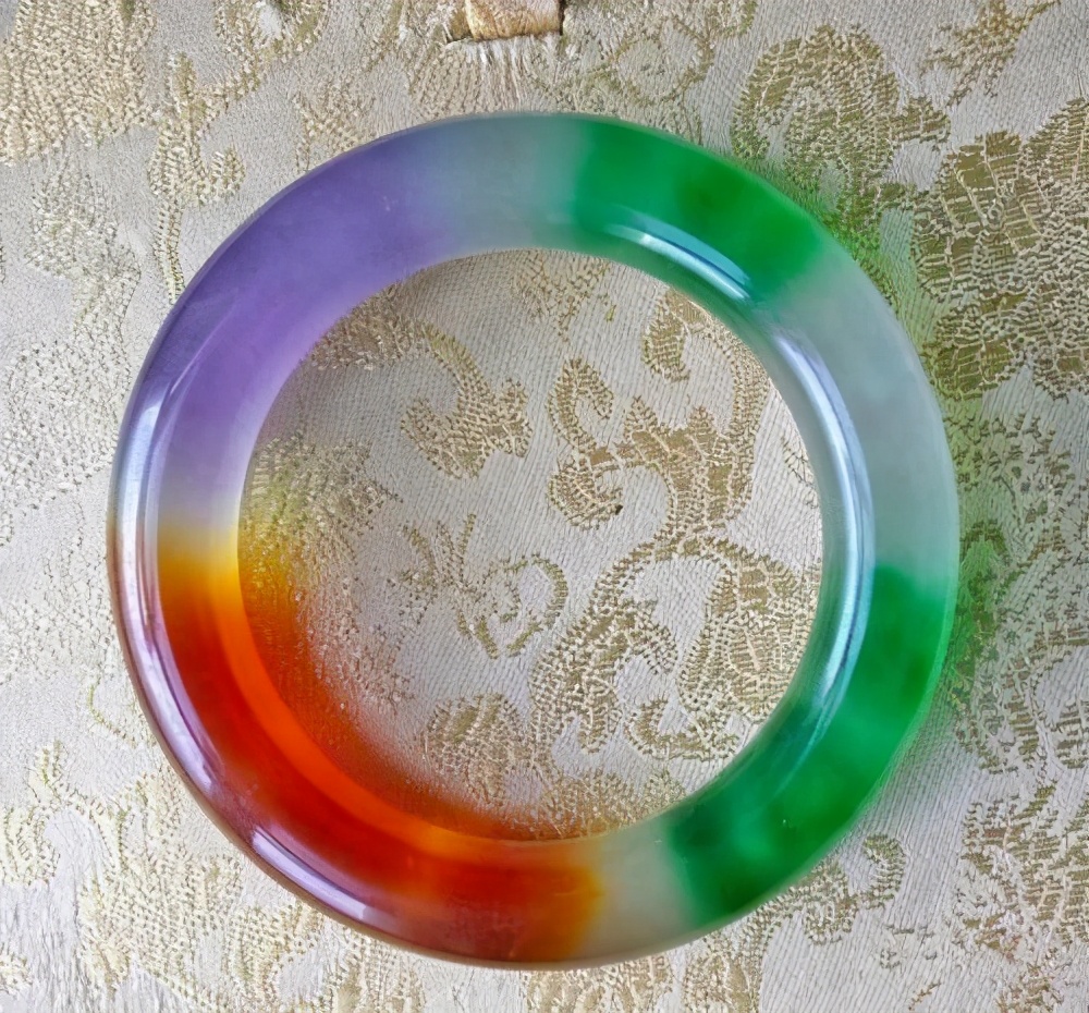 销售翡翠b货是合法的吗,卖翡翠手镯b货违法吗