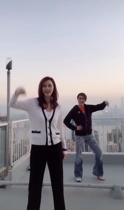 48岁洪欣复出后有点憔悴,48岁洪欣最惊艳的图片