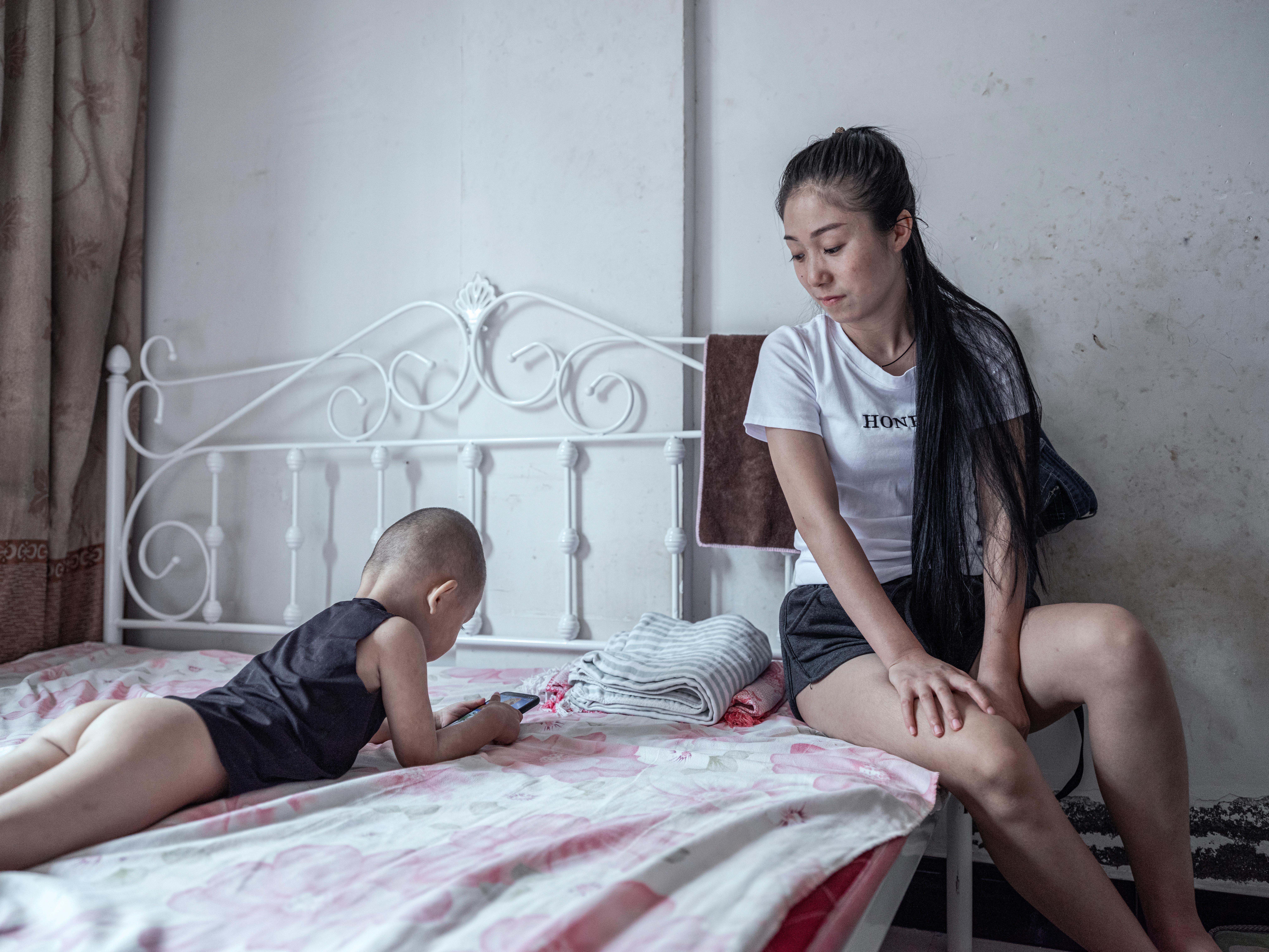 独家｜义乌带货主播生存实录：有人爆单暴富，有人成为“难民”