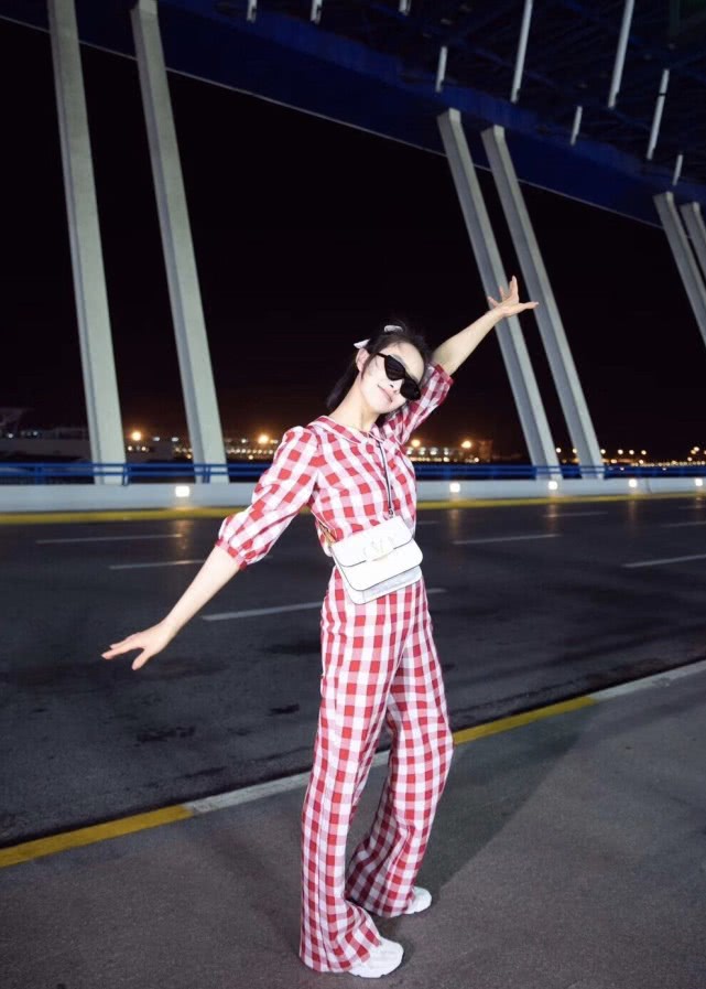 郑秀晶秋季最新穿搭,郑秀晶秋冬穿搭